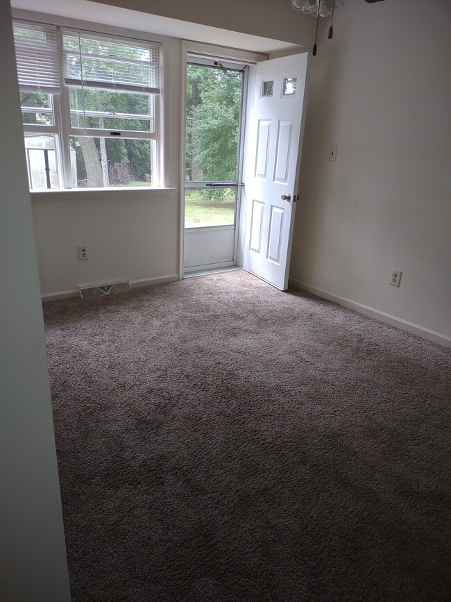 Building Photo - 576A Nemoral St