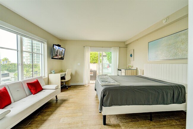 Building Photo - 200 Sunny Isles Blvd