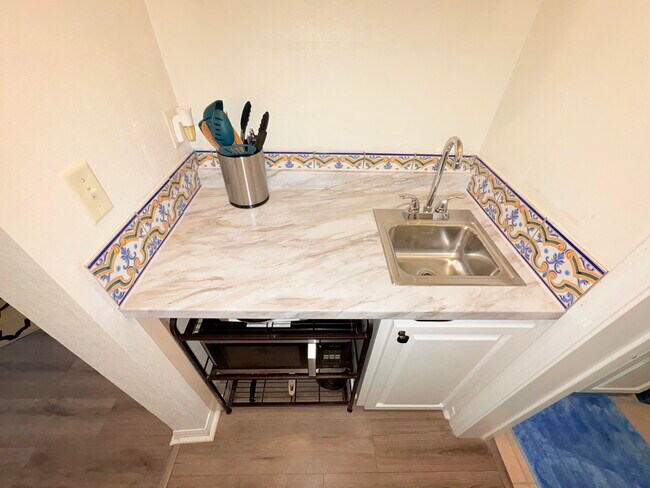 Building Photo - 9875 Perfect Dr