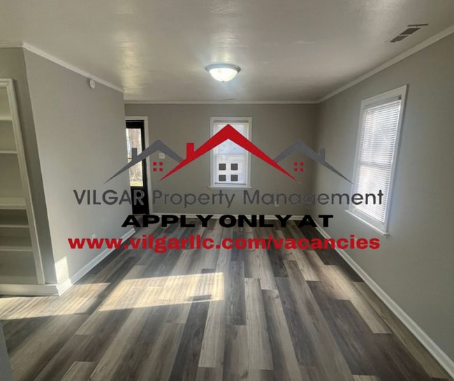 Building Photo - 2 comfortable bedrooms & 1 full bath house...