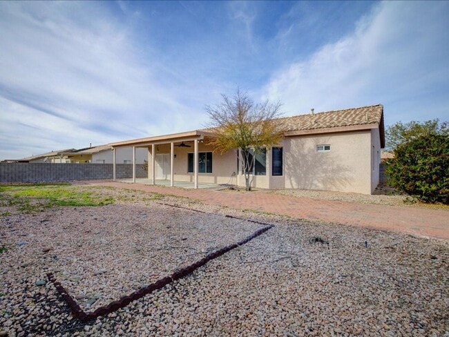 Building Photo - Spacious 3-Bedroom Home with 3-Car Garage & Large Backyard