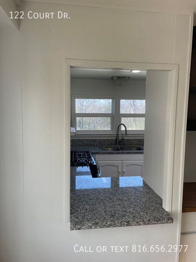 Building Photo - 122 Court Dr