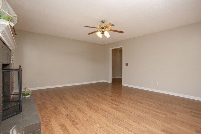 Building Photo - 3 Bed/2 Bath NEST in Beaver Run