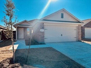 Building Photo - 14008 Birch Farm Dr