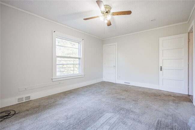 Building Photo - 1609 Culver Rd