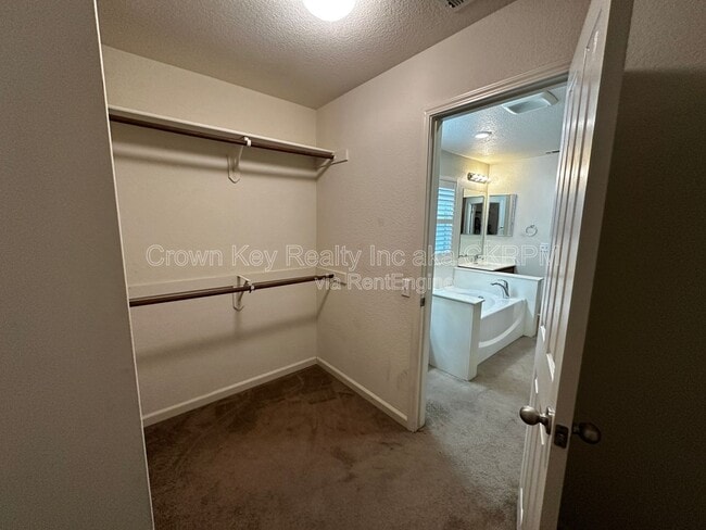 Building Photo - 2608 Greenleaf St