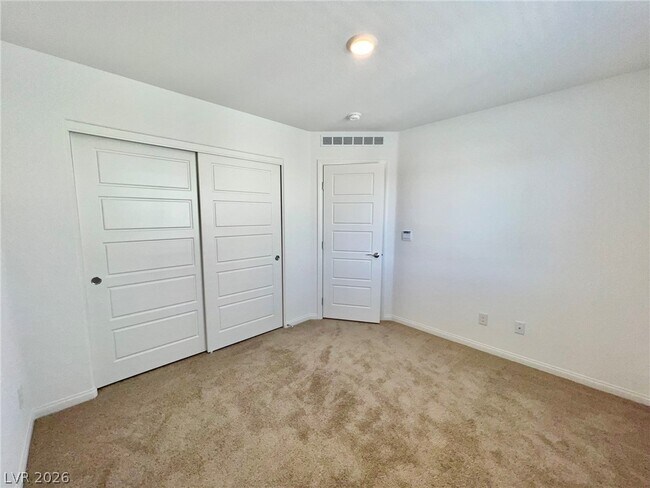 Building Photo - 3254 La Cura Ave