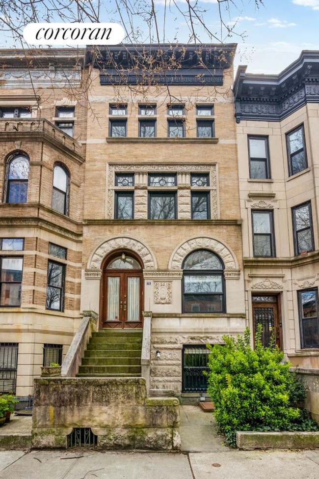 Building Photo - 52 Midwood St