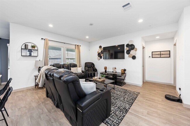 Building Photo - 7826 Cattleman Vly Dr