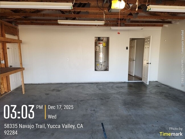 Building Photo - 3 bedroom 2 bath w/ office