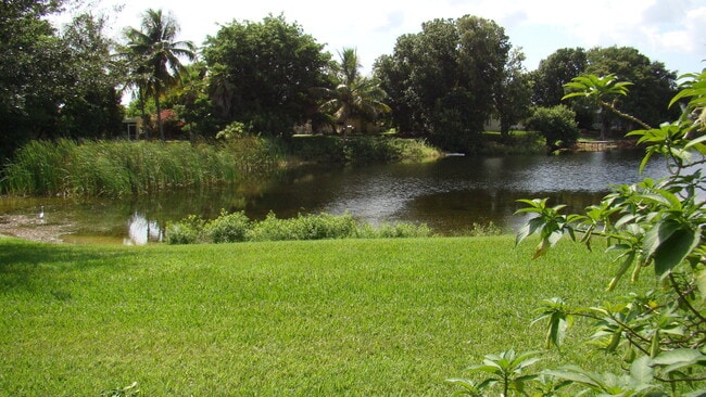 Building Photo - 3845 Victoria Dr