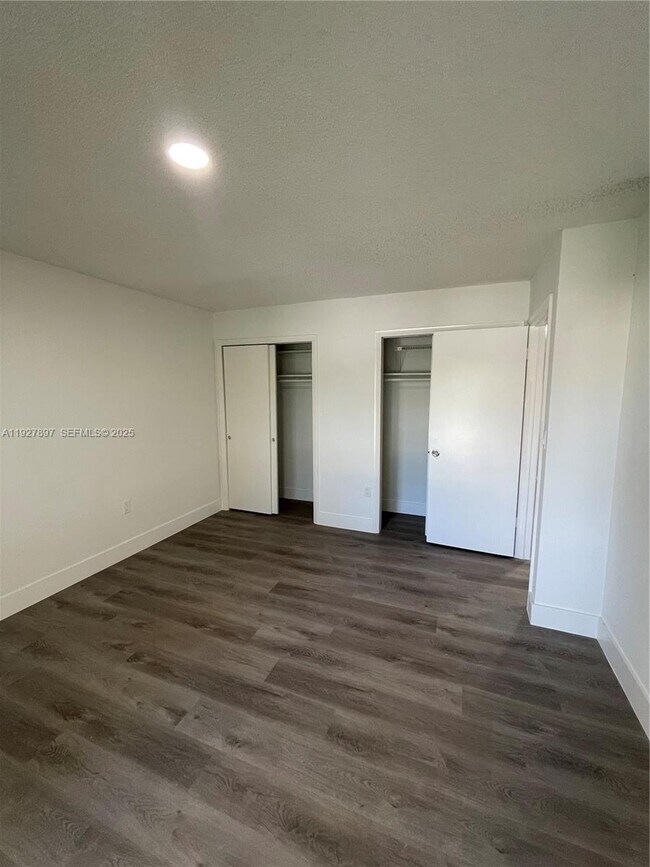 Building Photo - 8427 SW 137th Ave