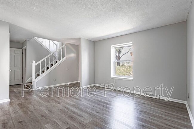 Building Photo - 6202 E 129 St