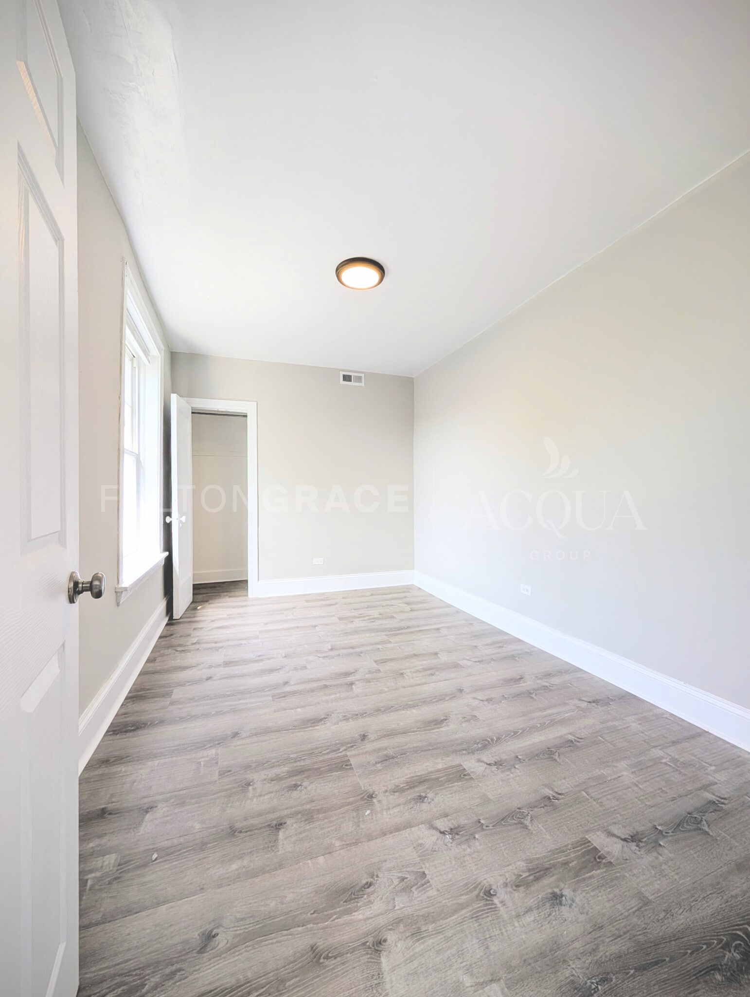 Building Photo - 6300 N Oakley Ave