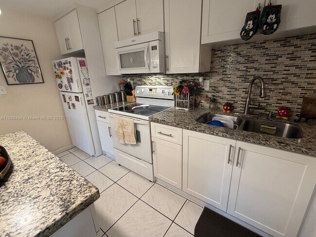 Building Photo - 4210 NW 79th Ave