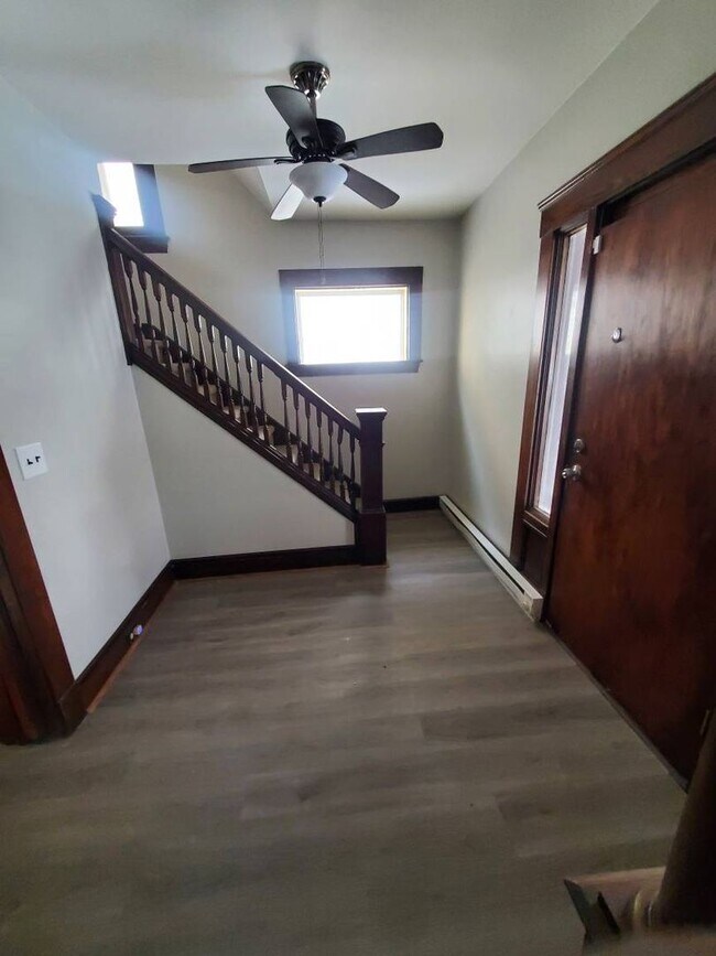 Building Photo - Charming 3-Bedroom Home Offering Comfort, Space & Modern Updates