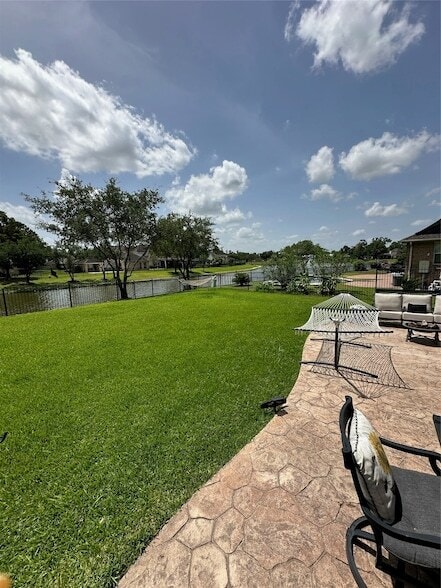 Building Photo - 3002 E Lake Falls Cir