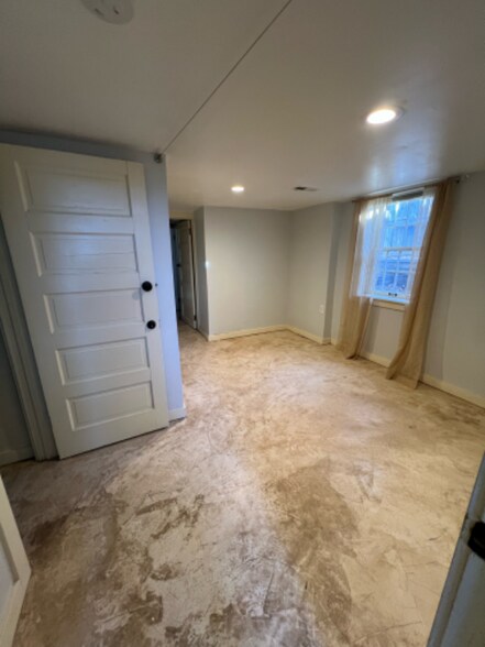 Building Photo - 521 Garfield St