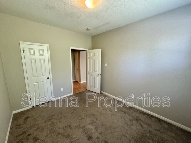 Building Photo - 1507 Avery Elissa Ln