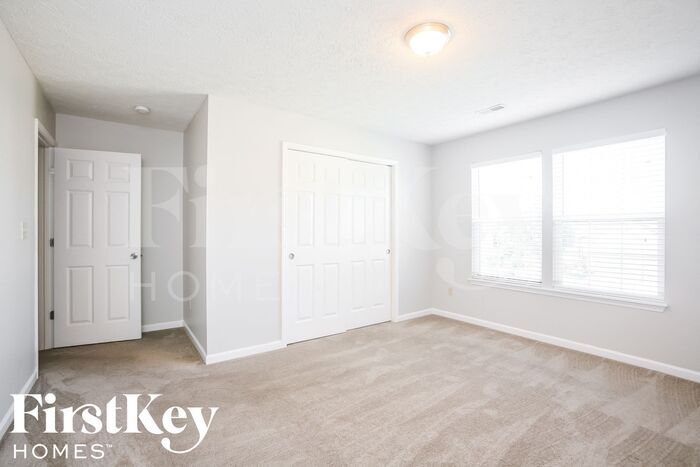 Building Photo - 2547 Greythorne Dr