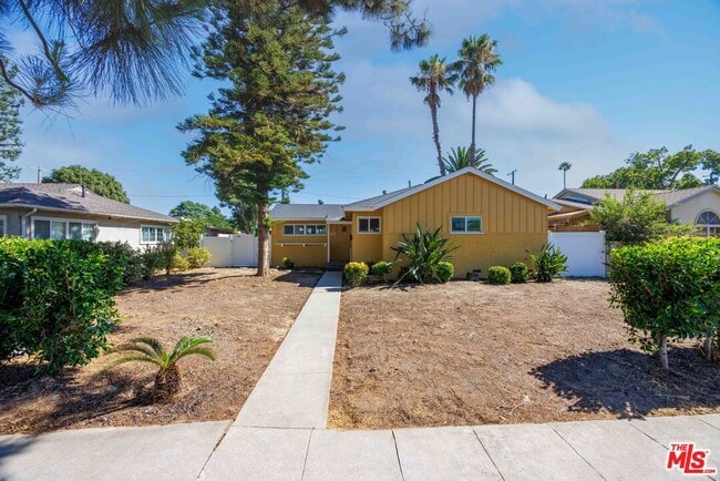 Building Photo - 15906 San Fernando Mission Blvd