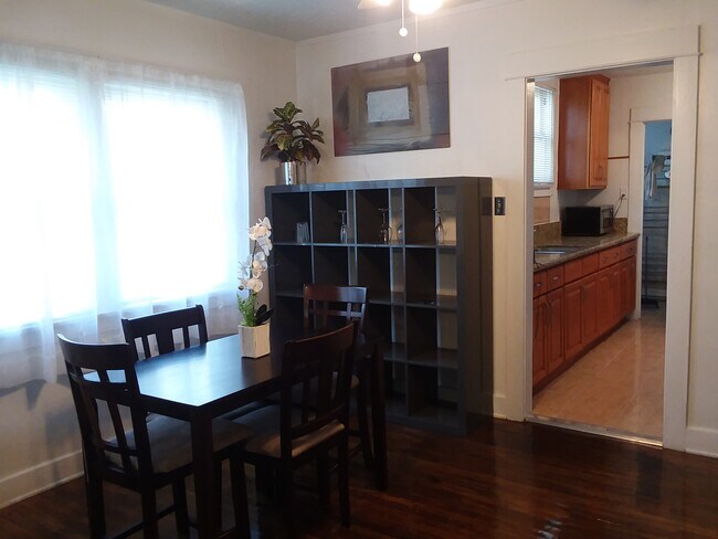 Dining Rm - 616 W 40th Pl