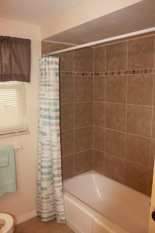 Building Photo - 10702 Laburnum Dr