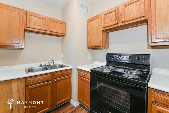 Building Photo - 4932 Tallyho Ave