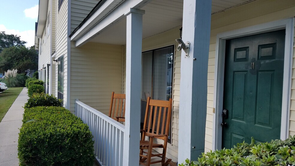 Front porch - 1428 DOVE RUN DR