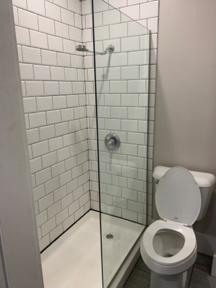 Building Photo - 259 W 4th Ave