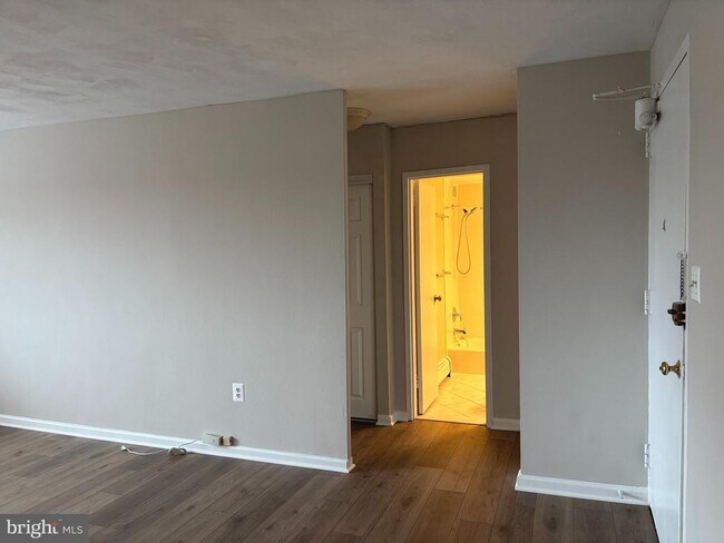 Building Photo - 1200 S Arlington Ridge Rd
