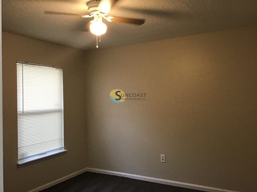 Building Photo - 5550 Oak Crossing Dr