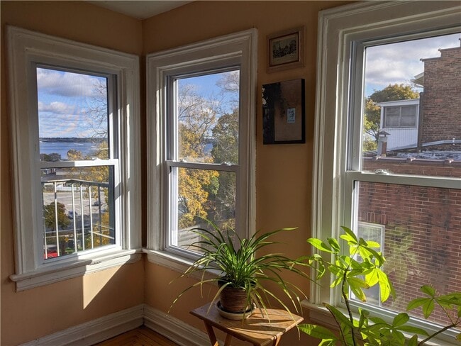 Building Photo - 399 S Main St