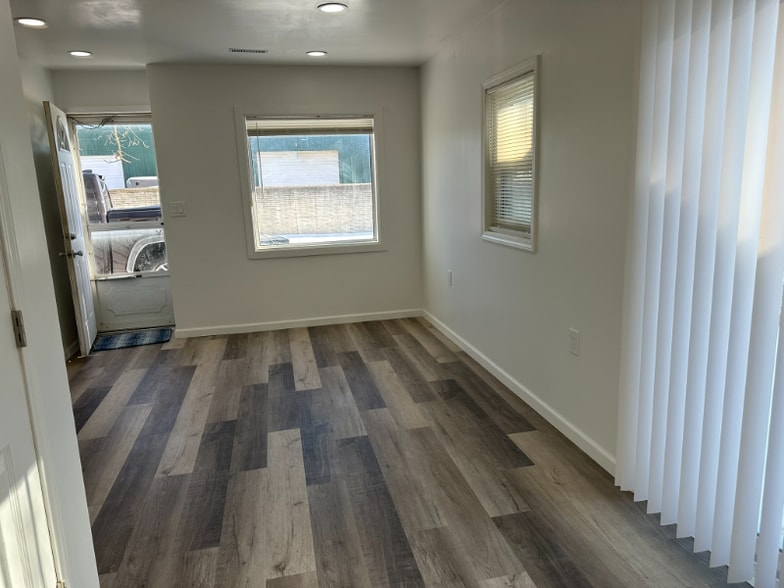 Building Photo - 28530 Grayling Ave