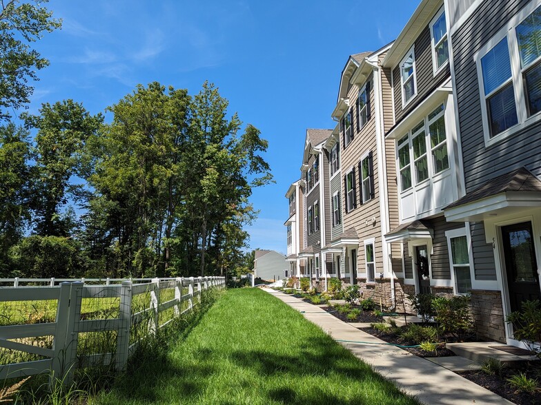 Outside - 48 Sidney Ln