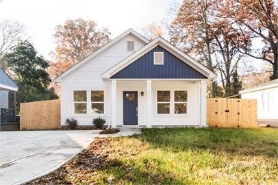 Building Photo - 805 Rodey Ave