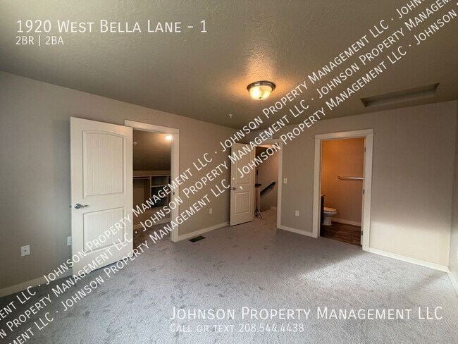 Building Photo - 1920 W Bella Ln