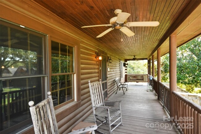 Building Photo - 187 Rustic Rd