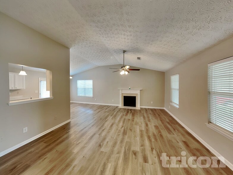 Building Photo - 210 Brookstone Trail