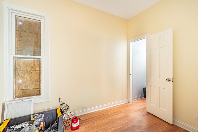 Building Photo - 7144 S Wentworth Ave