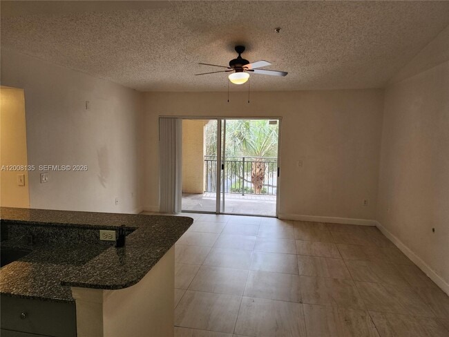 Building Photo - 2451 Centergate Dr