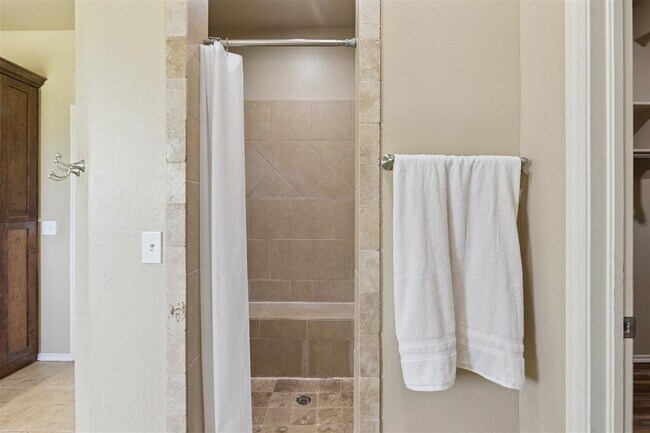 Building Photo - 13640 Ridge View Ln