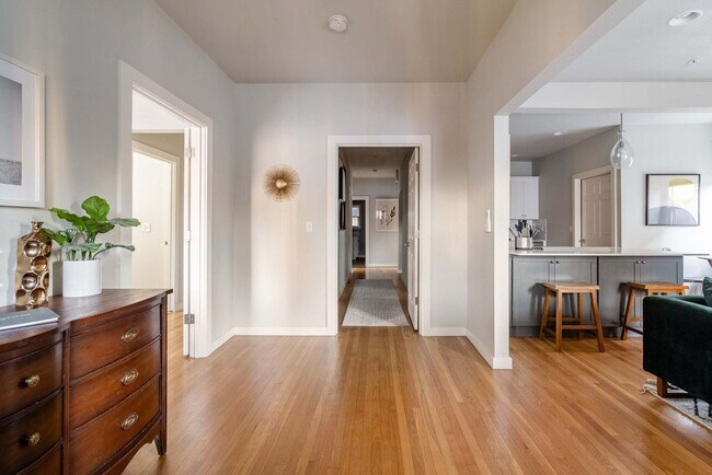 Building Photo - 3046 NE Glisan St