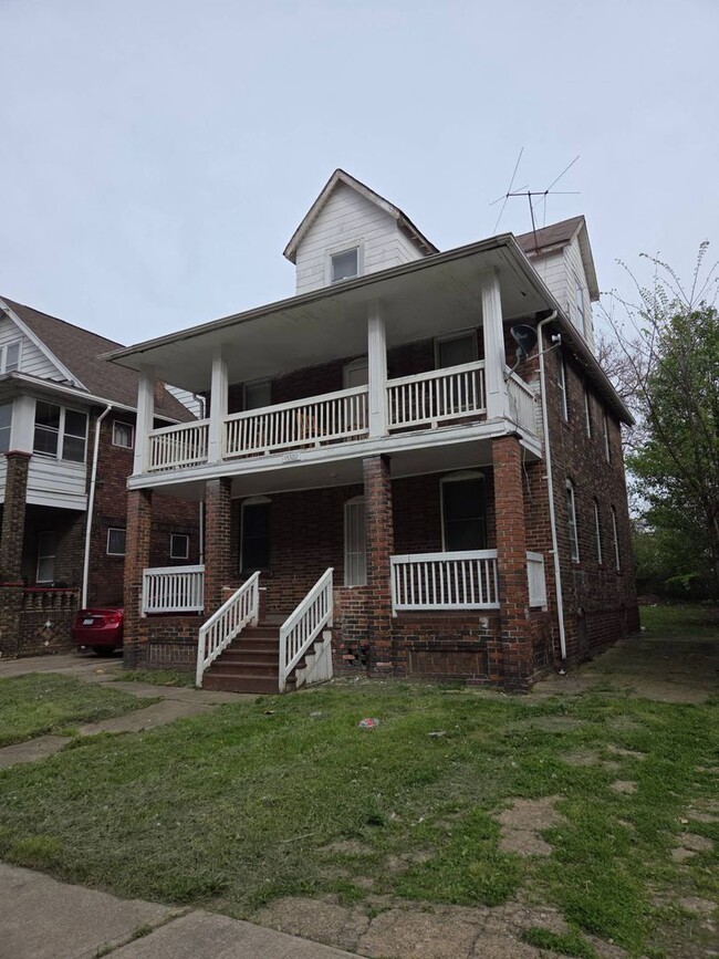 Building Photo - 15322 Yorick Ave