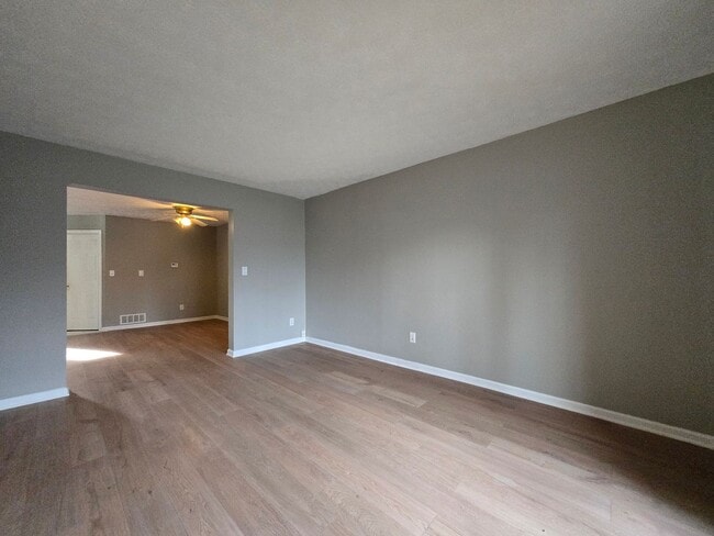 Building Photo - 3 Bedroom, 2.5 Bath Townhouse in Beavercreek!