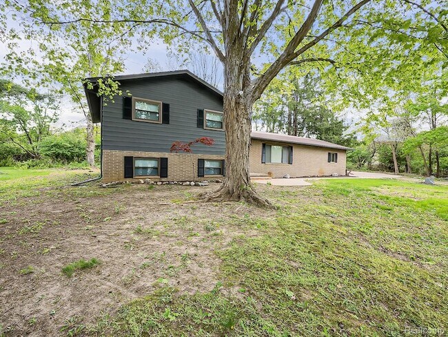 Building Photo - 7580 Thornwood St