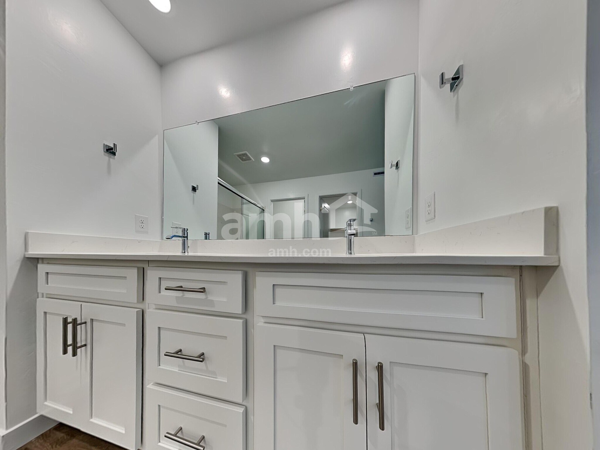 Building Photo - 6533 E Paseo Alga