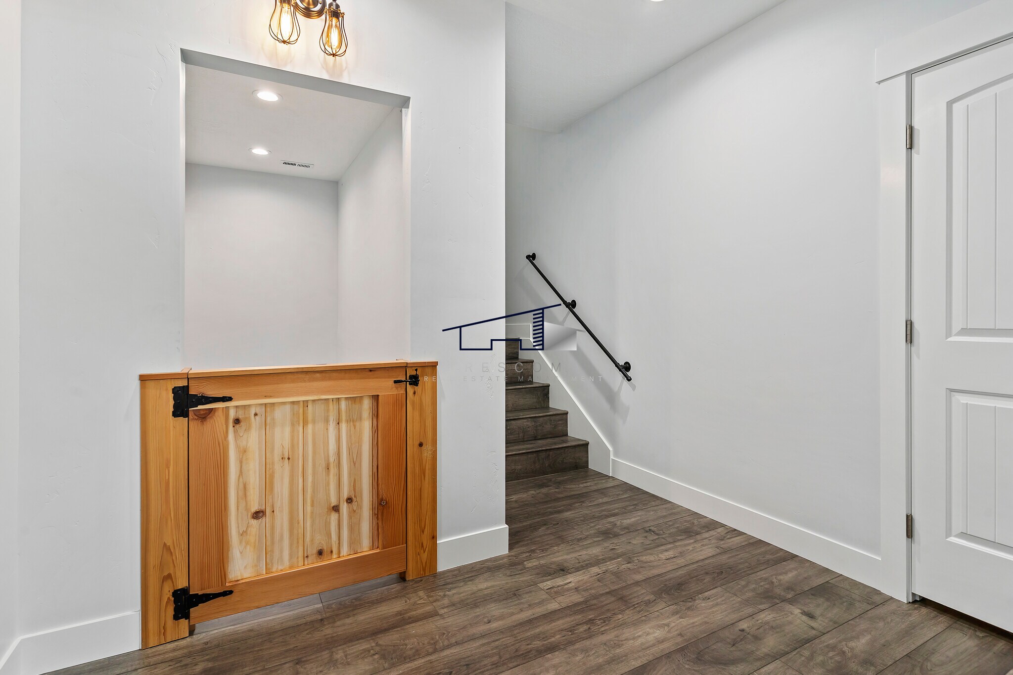 Building Photo - 369 W Clark Cir