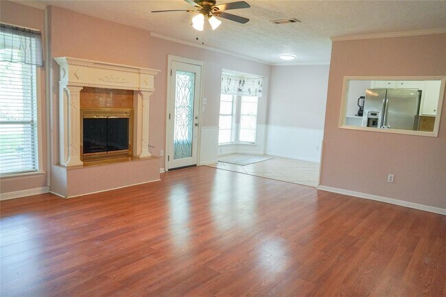 Building Photo - 221 Normal Park Dr
