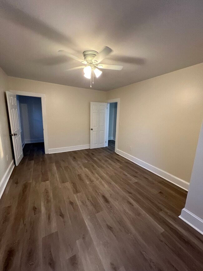 Building Photo - 815 Grove St